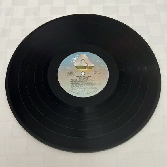 LP Vinyl Barry Manilow One Voice with Dust Cover and Sleeve - Picture 10 of 11